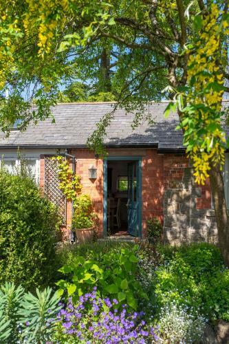 Courtyard Cottage