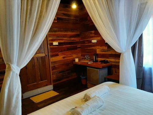 Lodge Utan Teluk Nipah