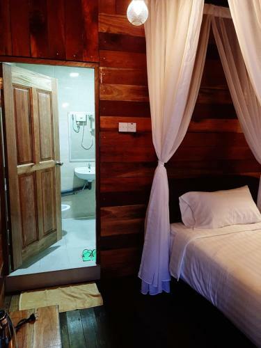 Lodge Utan Teluk Nipah