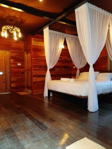 Lodge Utan Teluk Nipah