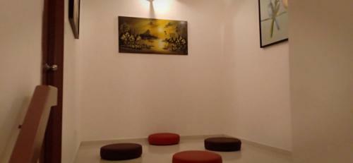Double Story Villa - Walking Distance To The Beach