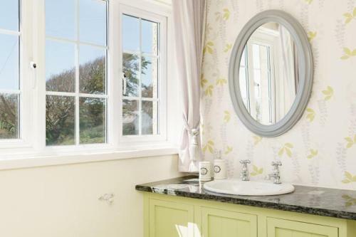 Windy Ridge Cottage - 5 Bedroom Holiday Home - Oxwich