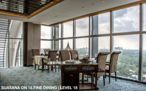 Astana Wing - Riverside Majestic Hotel
