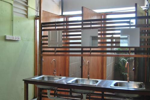 Hostal Borneo Sweet Guesthouse
