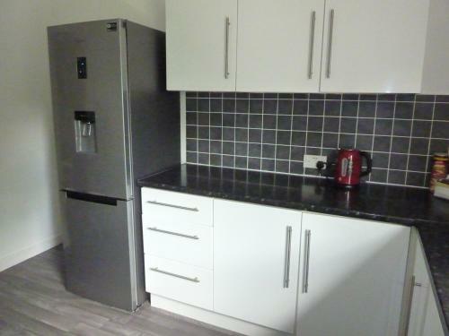 Paisley Central Apartment #4