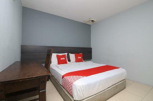 Hotel Oyo 90136 Jumbo Inn