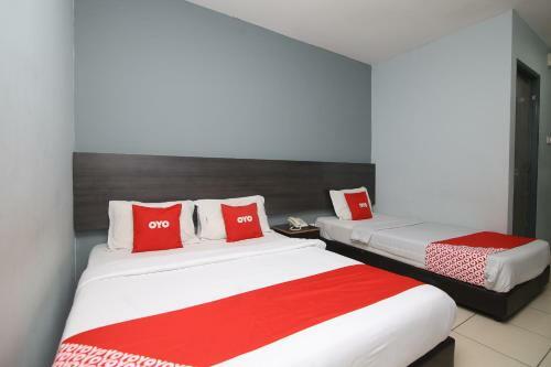 Hotel Oyo 90136 Jumbo Inn