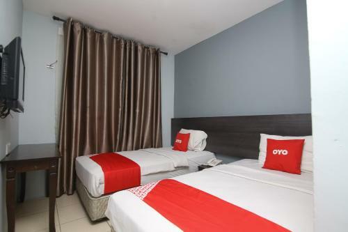 Hotel Oyo 90136 Jumbo Inn