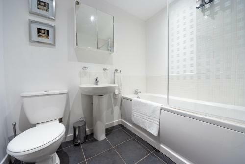 Byevo Glasgow Airport Apartment 5
