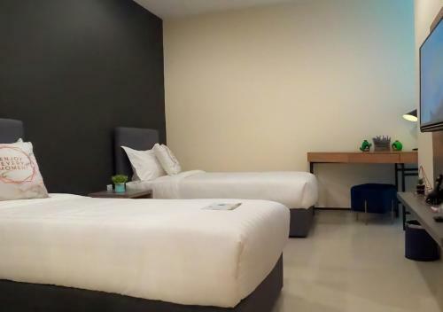 Regatta Suites Hotel At Kozi Square Kuching