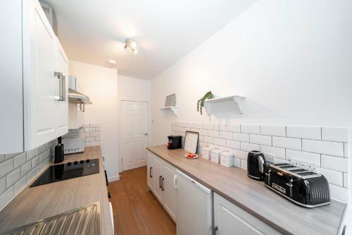 Dunn Street Apartment