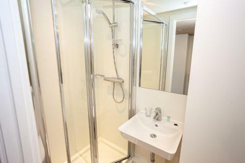 Student Only - Shared And Private Apartments In Coventry