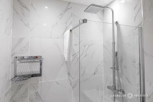 Apartamento Glamorous 2 Bed, Central Location, Scenic Views, Parking