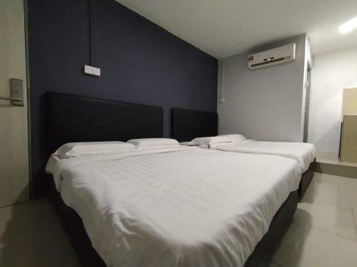 Hotel Oyo 90478 Marina World