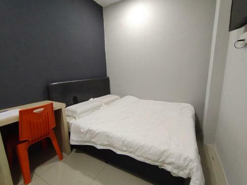 Hotel Oyo 90478 Marina World