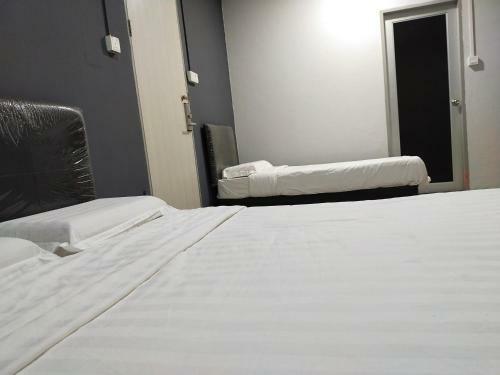 Hotel Oyo 90478 Marina World