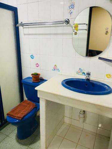 Hostal 100 Guest House By Chvisit