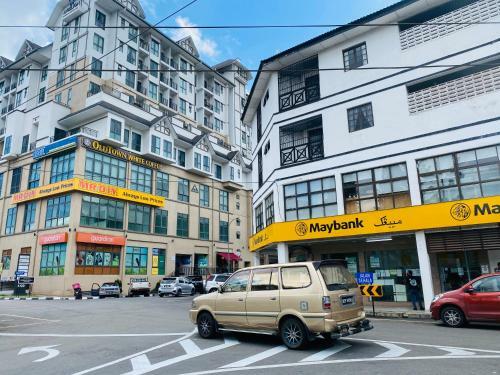 Hostal 100 Guest House By Chvisit