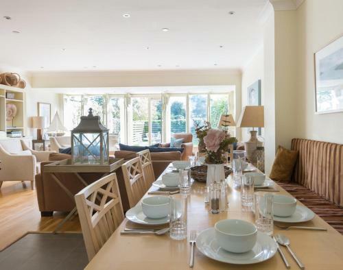 Lowenna Manor 5