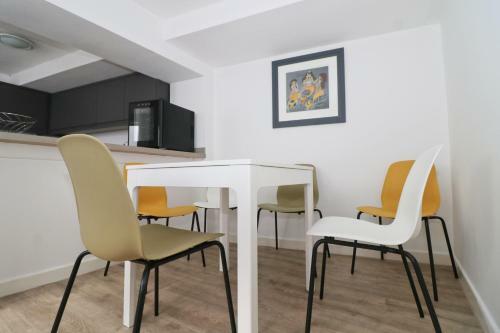 Town Centre Apartment With Parking