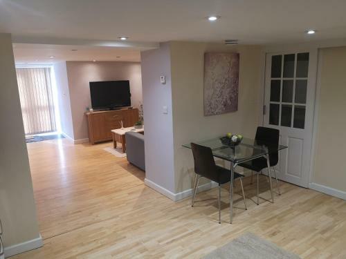 High Gables Apartment 1