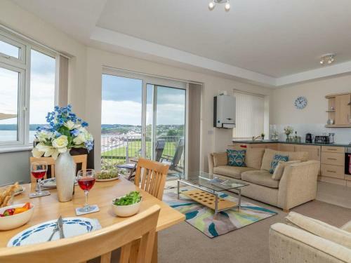 7 Vista Apartments