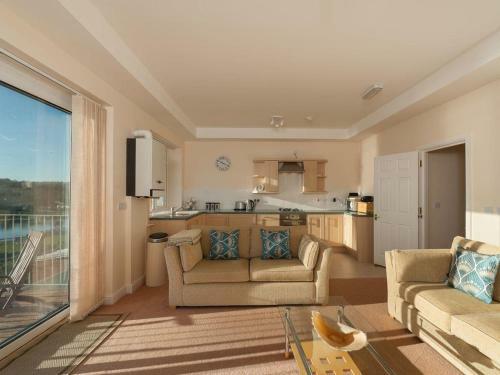 7 Vista Apartments