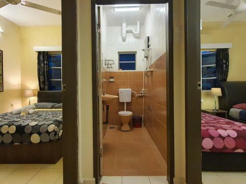 Hostal Fathers Guesthouse