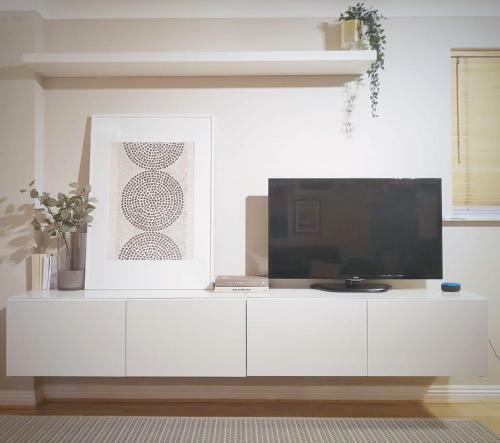 Central Spacious & Stylish Apartment With Free Parking