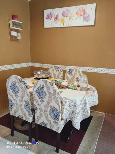 Apartamento Putri Chantek 2 Homestay