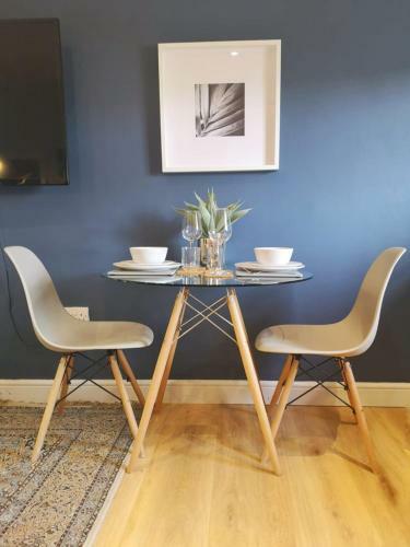 Bright, Charming & Peaceful Oxford Apartment