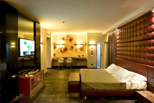 Viola Mhotel