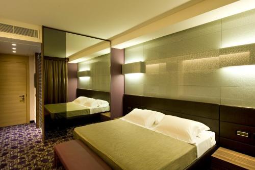 Viola Mhotel