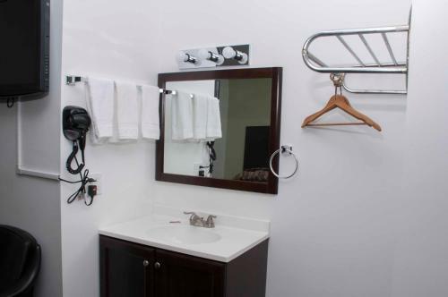 Travelier Motel - Macon