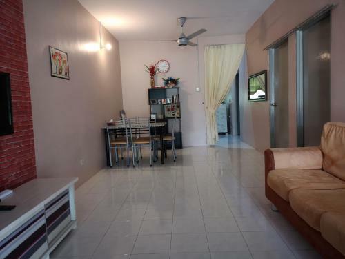 Ayang Guesthouse Parit Buntar