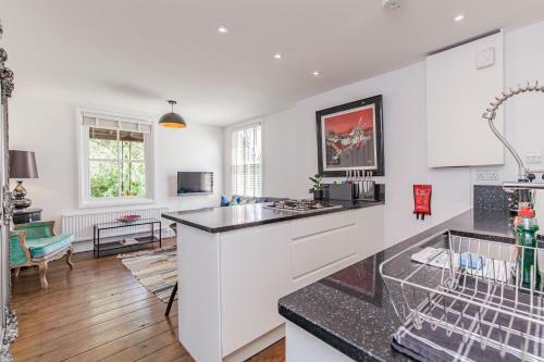 Outstandingly Beautiful Apartment With Parking