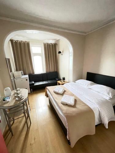 Hostal Rasa Sayang House