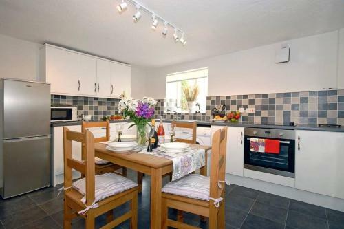 Cromwell Cottage, Pembroke