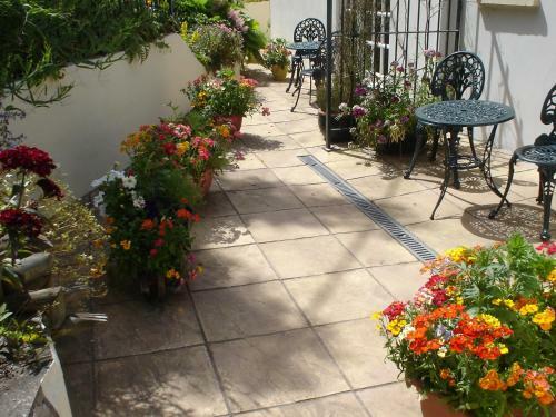 Hostal Rosedene Guest House