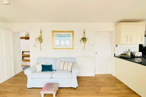 Gordy Hall -sea Facing Welsh Cottage With Stunning Views