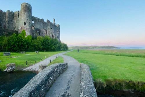 Gordy Hall -sea Facing Welsh Cottage With Stunning Views