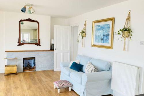 Gordy Hall -sea Facing Welsh Cottage With Stunning Views