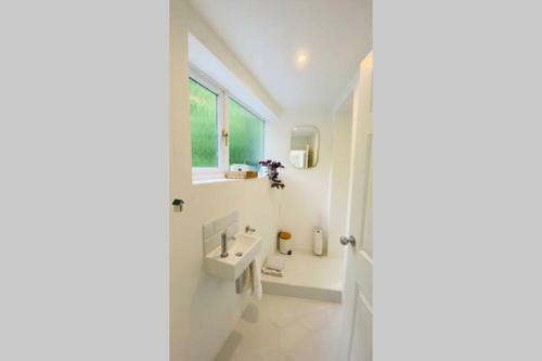 Gordy Hall -sea Facing Welsh Cottage With Stunning Views