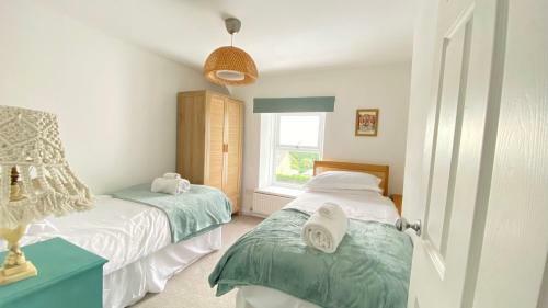 Gordy Hall -sea Facing Welsh Cottage With Stunning Views