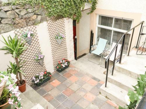 Llys Madoc, Basement Apartment