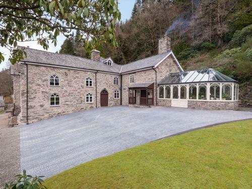 Llechweddygarth Hall