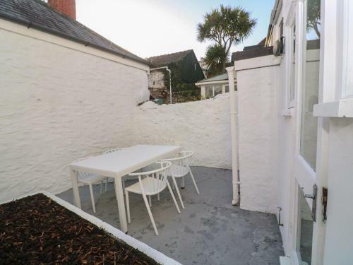 24 St Gluvias Street