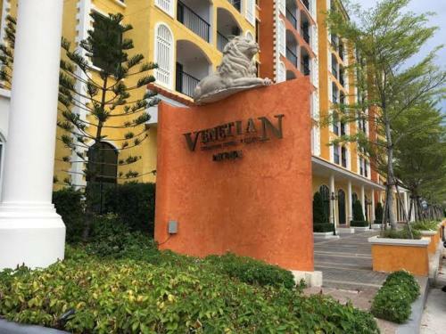 Hotel Venetian? Signature?