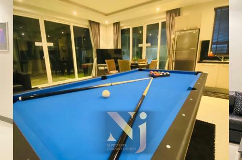 Nj Palm Oasis Pool Villa