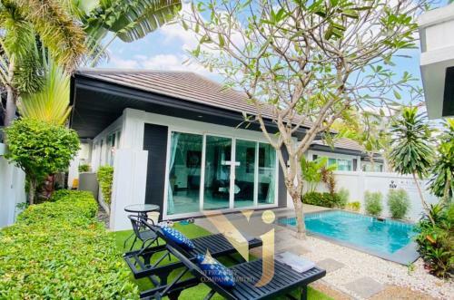 Nj Palm Oasis Pool Villa